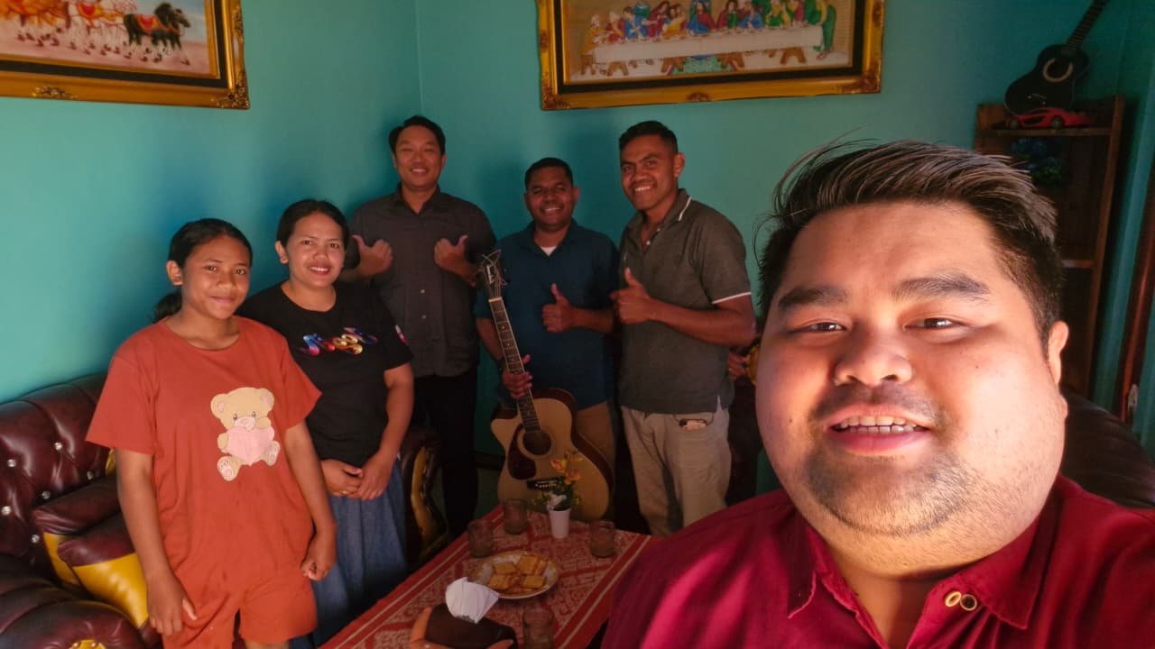 Perawatan Kaum Saleh di Soe — keluarga sdr. Ongki dan sdri. Septi (5 orang).